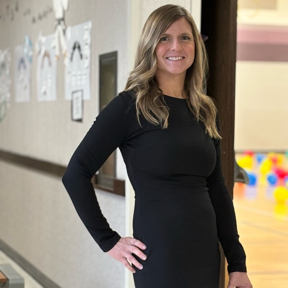 Meet your Posher, Nichole - Picture 1 of 1